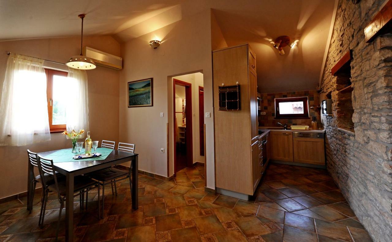 Apartment Paola Rakalj Extérieur photo